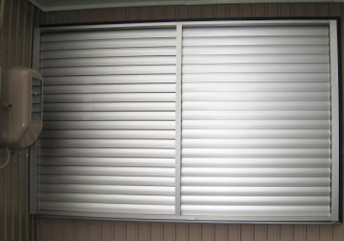 【 窓の目隠し 】 プライバシーをしっかり守り、防犯性能もUP !