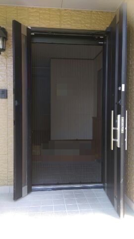 玄関網戸 破れていませんか 玄関網戸の修理 張替え リフォームネット浜松 ヒラノ