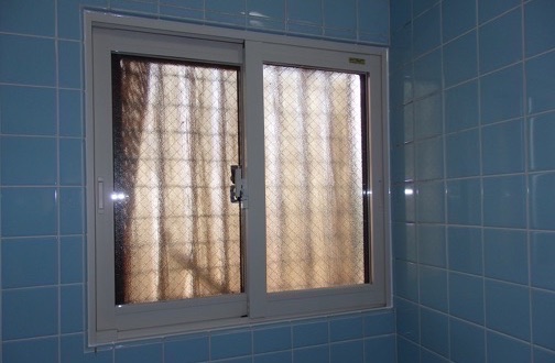 浴室窓に内窓リフォーム