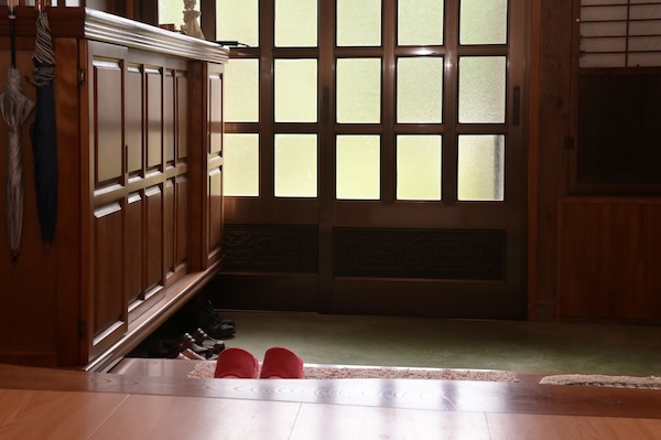 窓防犯・玄関ドア防犯の重要ポイント